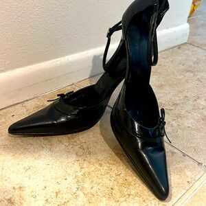 Black leather kitten heels